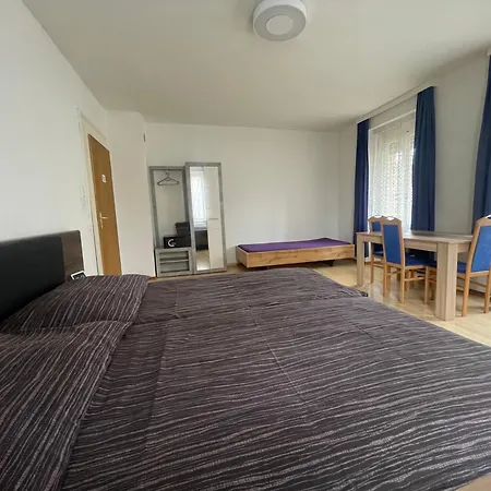 Walters Hostal Entrelagos